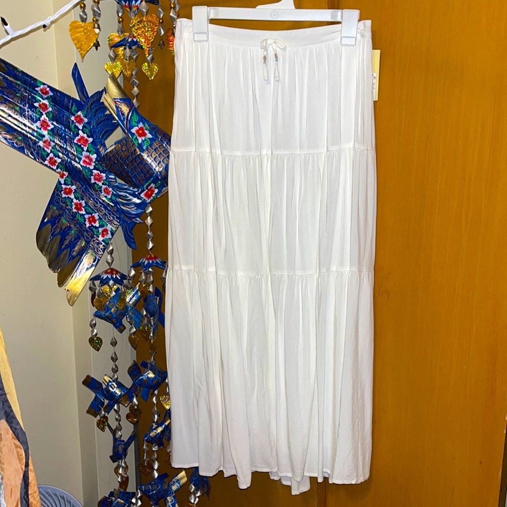 Long white skirt 🫢✨🪩